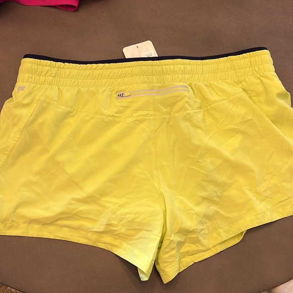NWT Fabletics Hali Run Short 3.5”, highlighter color, size XXL - Picture 2 of 4